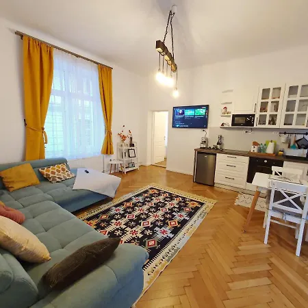 Apartment Jasmine Serenity - Central, Behind Black Church *