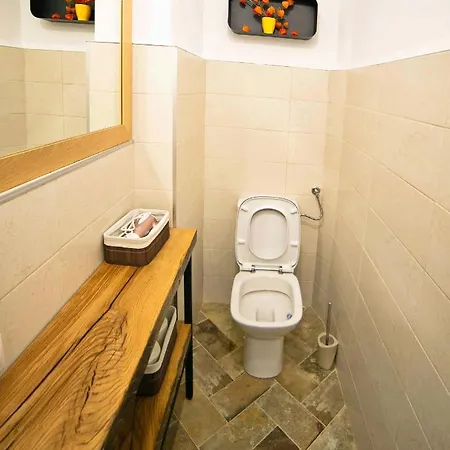 Apartment Jasmine Serenity - Central, Behind Black Church *