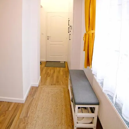 Apartamento Jasmine Serenity - Central, Behind Black Church