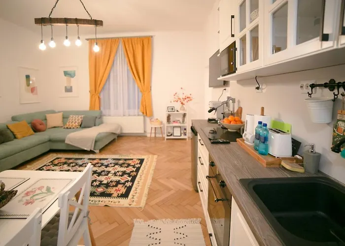 Apartment Jasmine Serenity - Central, Behind Black Church *