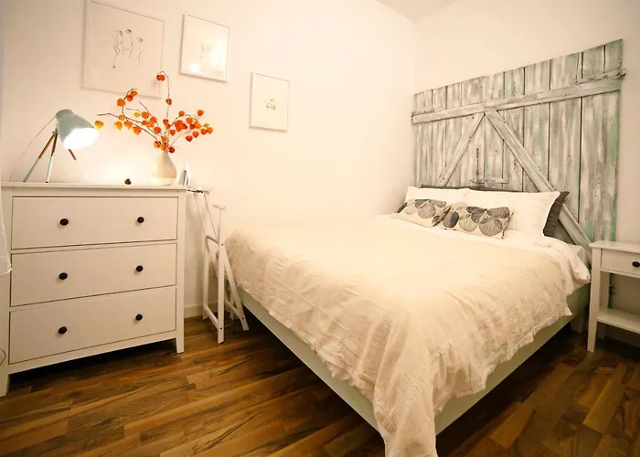 Jasmine Serenity - Central, Behind Black Church Apartment Brasov