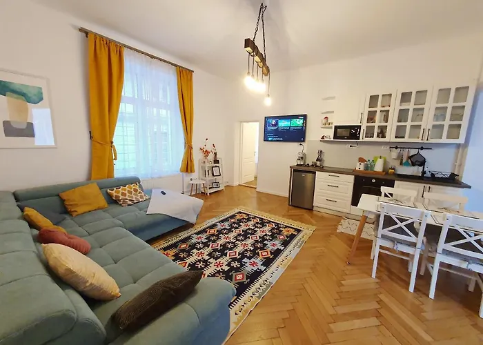 Apartment Jasmine Serenity - Central, Behind Black Church *