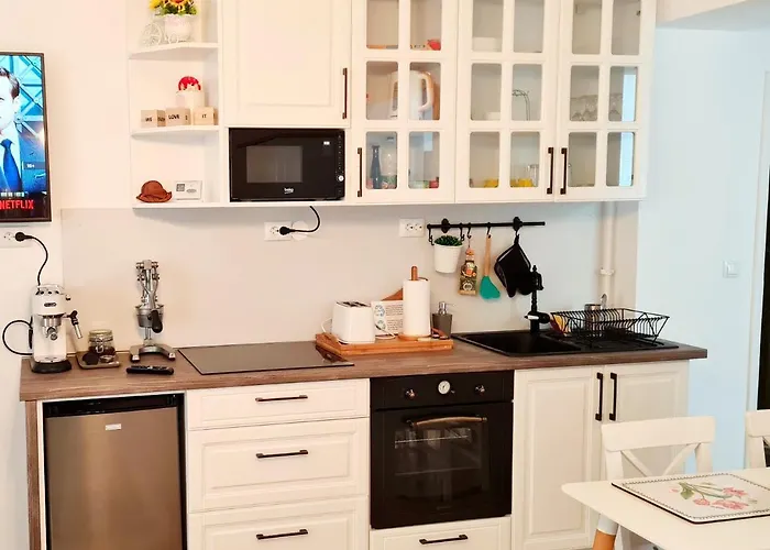 Jasmine Serenity - Central, Behind Black Church *