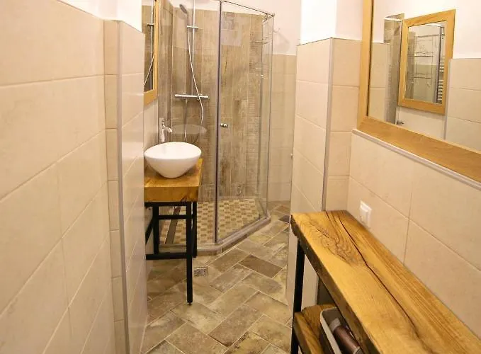 Jasmine Serenity - Central, Behind Black Church *