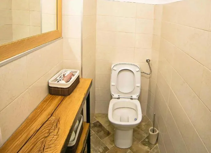 Apartment Jasmine Serenity - Central, Behind Black Church *