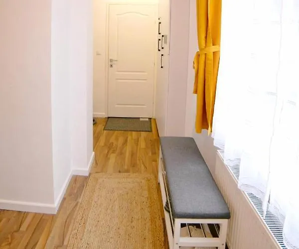 Apartment Jasmine Serenity - Central, Behind Black Church