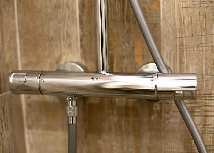 Jasmine Serenity - Central, Behind Black Church *