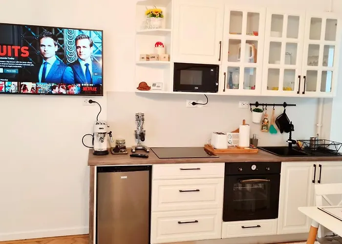 Jasmine Serenity - Central, Behind Black Church Brasov