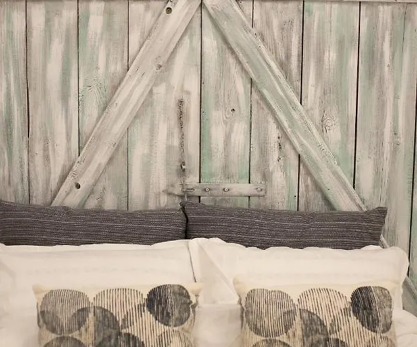 Апартаменты Jasmine Serenity - Central, Behind Black Church