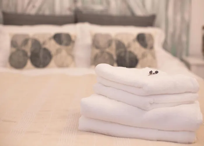 Апартаменты Jasmine Serenity - Central, Behind Black Church